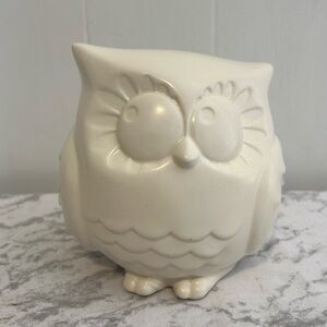 Hallmark Ceramic Snow Owl Ivory White